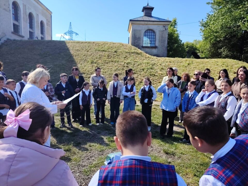 Lecție la Uzina de Apă Suceava: elevii clasei a III-a A au explorat patrimoniul local Lecție la Uzina de Apă Suceava: elevii clasei a III-a A au explorat patrimoniul local