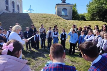 Lecție la Uzina de Apă Suceava: elevii clasei a III-a A au explorat patrimoniul local Lecție la Uzina de Apă Suceava: elevii clasei a III-a A au explorat patrimoniul local