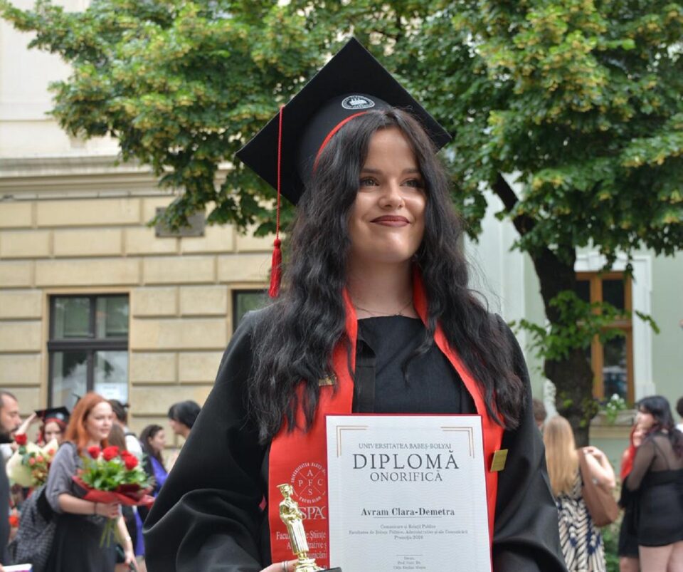 Clara Avram, șefă de promoție la Cluj, la Comunicare și Relații Publice: „Dau 100% în tot ceea ce fac” Clara Avram, șefă de promoție la Cluj, la Comunicare și Relații Publice: „Dau 100% în tot ceea ce fac”