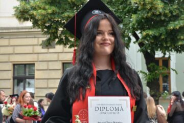 Clara Avram, șefă de promoție la Cluj, la Comunicare și Relații Publice: „Dau 100% în tot ceea ce fac”