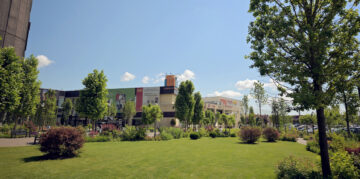 Spațiu de joacă pentru copii, în parcul Iulius Mall Suceava