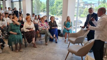 Divanul Artelor – lansare de carte și dezbatere culturală, la Casa Cărții, în cadrul Festivalului Zilele Teatrului Matei Vișniec Suceava