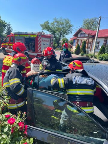 Accident cu trei mașini la Drăgușeni