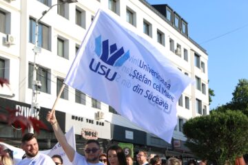 Marșul Absolvenților USV a animat străzile orașului Suceava, în cadrul Festivității de Absolvire a Promoției 2026