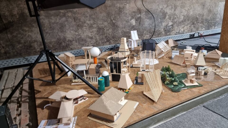 Expoziție-concurs „Zilele elevului arhitect”: Premiul anual pentru arhitectură, câștigat de Steluța Colban, de la Colegul de Artă Suceava