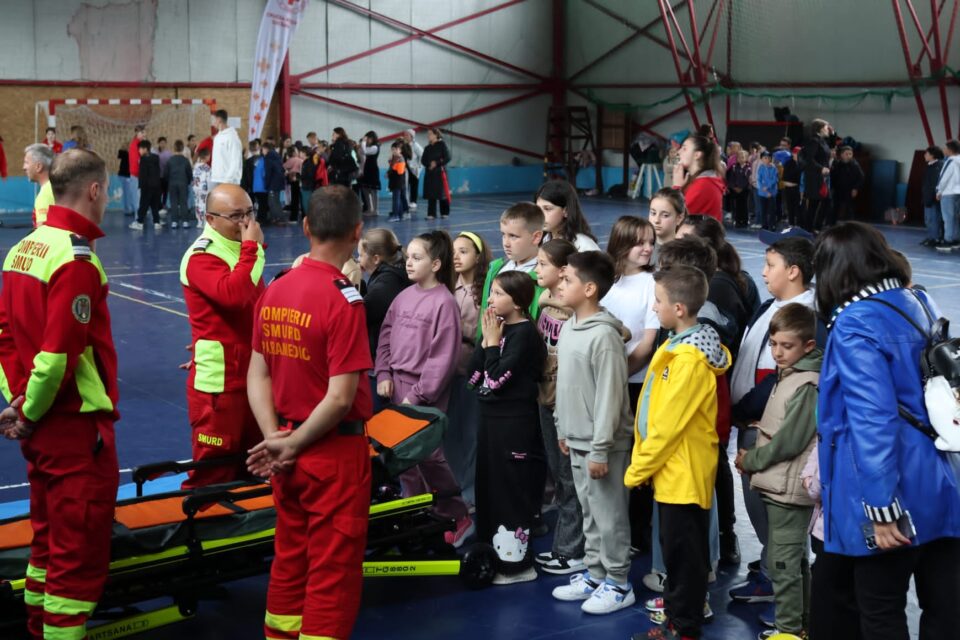 Activități cultural – catehetice și recreative pentru tinerii din Parohia Nașterea Maicii Domnului Vatra Dornei