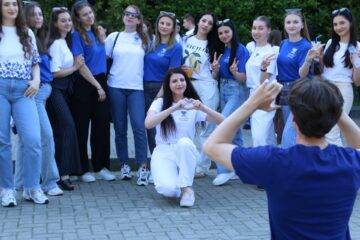 Marșul Absolvenților USV a animat străzile orașului Suceava, în cadrul Festivității de Absolvire a Promoției 2026