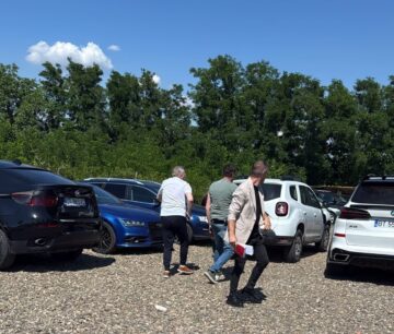Percheziții la Botoșani și Suceava, într-un dosar privind vânzări ilegale de mașini, cu păgubirea proprietarilor reali