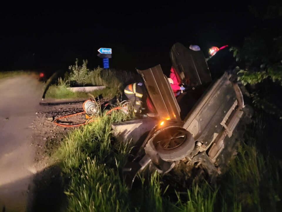 O tânără de 18 ani a fost operată de urgență și este în comă, după accidentul violent de miercuri noapte O tânără de 18 ani a fost operată de urgență și este în comă, după accidentul violent de miercuri noapte