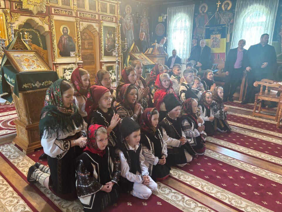 Împreună pentru comunitate și valori creștine: Sărbătoarea de suflet și comuniune etnică în Parohia Argel