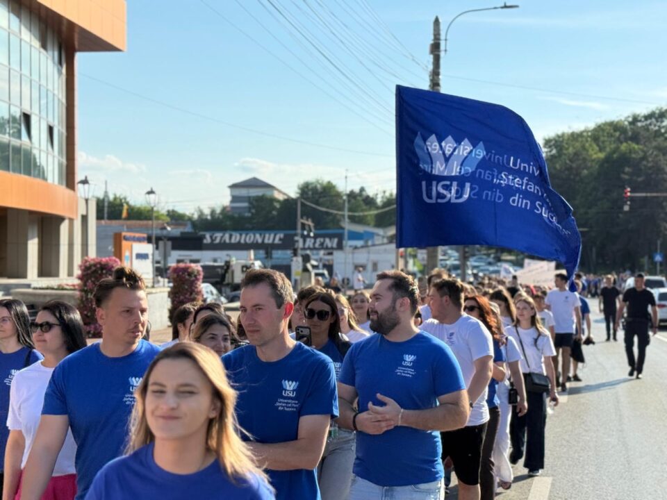 Marșul Absolvenților USV a animat străzile orașului Suceava, în cadrul Festivității de Absolvire a Promoției 2026