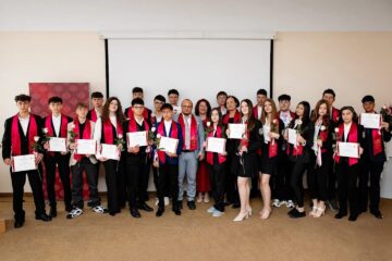 Absolvire cu emoții și premii pentru cea de-a treia generație de gimnaziu a Colegiului ”Hurmuzachi”