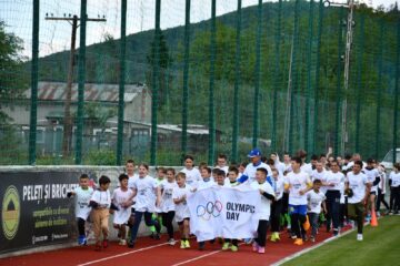 72 de școli din România, Republica Moldova și Ucraina, cu peste 2.000 de elevi și profesori, au participat la ediția a XXIV-a a Festivalului Interjudețean „Zilele Sportului Școlar” de la Putna 72 de școli din România, Republica Moldova și Ucraina, cu peste 2.000 de elevi și profesori, au participat la ediția a XXIV-a a Festivalului Interjudețean „Zilele Sportului Școlar” de la Putna