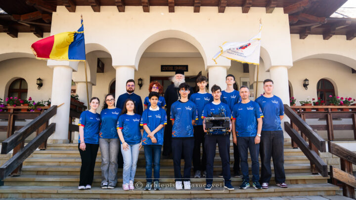 Înaltpreasfințitul Părinte Calinic i-a binecuvântat pe tinerii suceveni care vor reprezenta România la o competiție internațională de robotică din SUA Înaltpreasfințitul Părinte Calinic i-a binecuvântat pe tinerii suceveni care vor reprezenta România la o competiție internațională de robotică din SUA