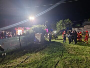 O adolescentă de 15 ani a murit într-un incendiu la Ilișești