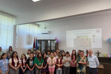 Suceava domină CampioMATE: Cupa Campionilor la clasa a V-a și patru trofee naționale Suceava domină CampioMATE: Cupa Campionilor la clasa a V-a și patru trofee naționale