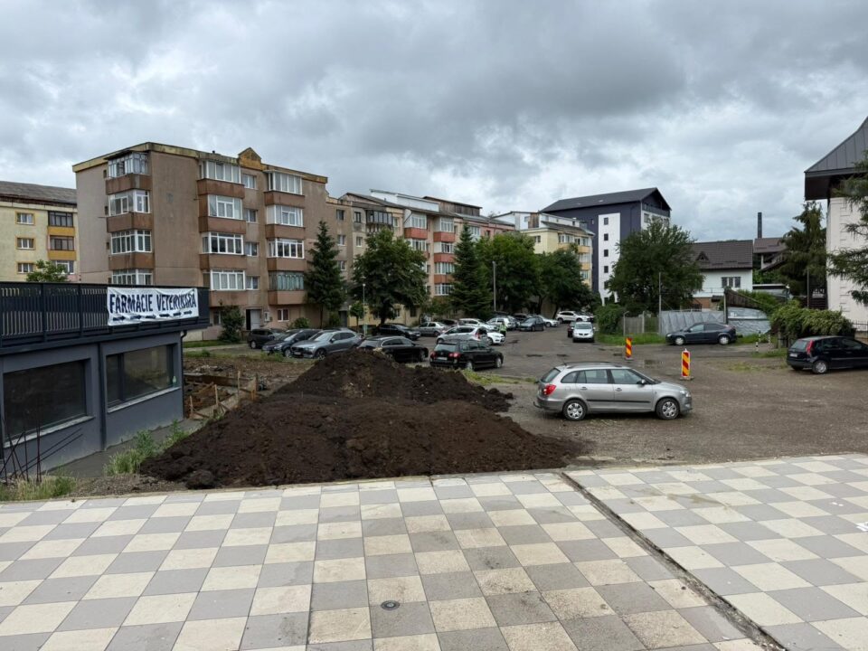 Legătură rutieră între strada Tineretului și Calea Burdujeni, în curs de amenajare, prin spatele bisericii Sf. Andrei