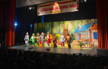 ,,Actori mari pe scene mici’’ – emoții, implicare și talent, pe scena Teatrului ,,Matei Vișniec’’ Suceava
