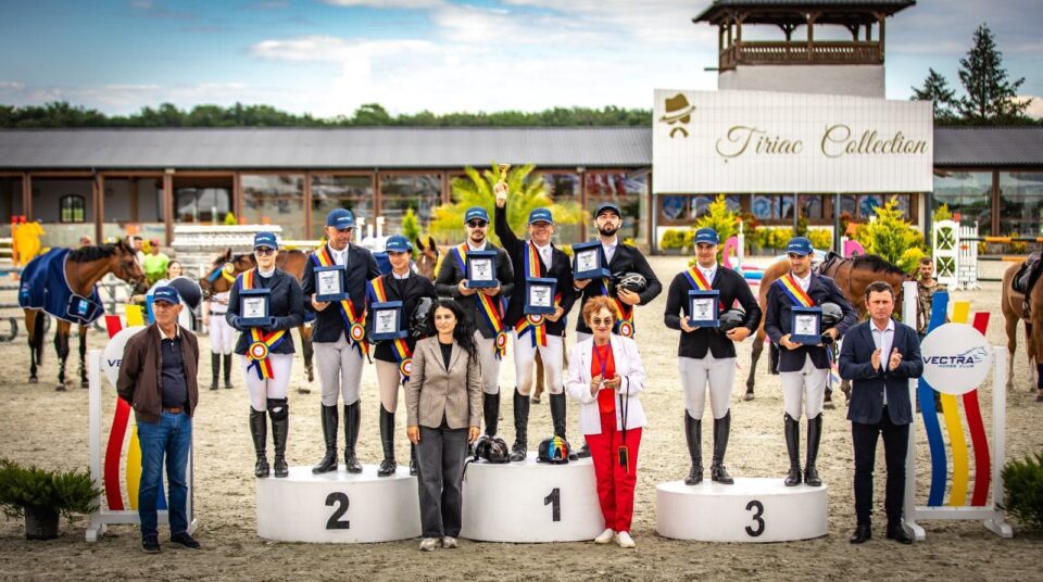 Suceveanul Ștefan Costec a urcat pe podium la Cupa României, împreună cu Costeluș Cojocariu, profesorul său Suceveanul Ștefan Costec a urcat pe podium la Cupa României, împreună cu Costeluș Cojocariu, profesorul său