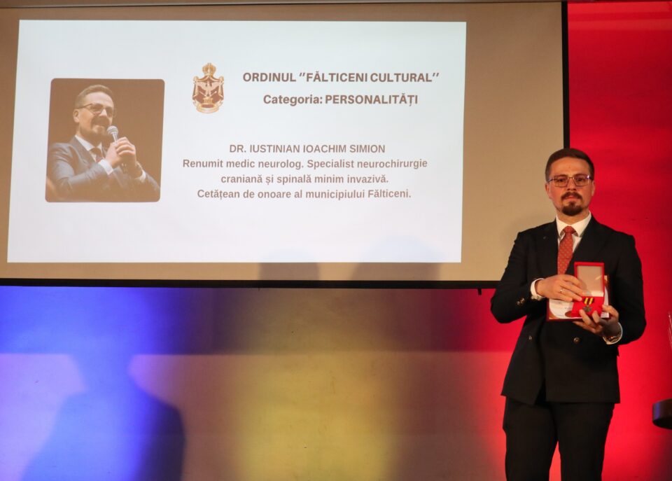 Fălticeniul și-a cinstit valorile: preotul Ioan Argatu și neurochirurgul Iustinian Ioachim Simion au devenit Cetățeni de Onoare ai municipiului