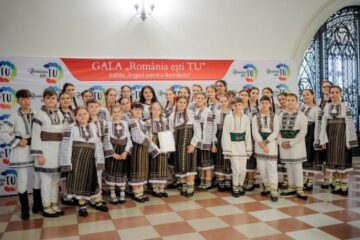 Ansamblul „Suflet Bucovinean”, premiat în cadrul Galei Regionale „România ești TU”