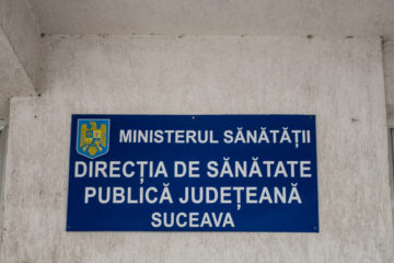 Un sucevean reclamă că a fost jignit și instigat la violență de personalul de la intrarea în sediul DSP Suceava Un sucevean reclamă că a fost jignit și instigat la violență de personalul de la intrarea în sediul DSP Suceava