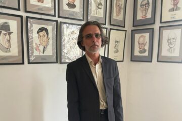 „100 de valori românești”, de Ovidiu Stanciu. Drd. Delia Leizeriuc: „Această expoziție vorbește și despre noi. Despre capacitatea noastră de a recunoaște excelența” „100 de valori românești”, de Ovidiu Stanciu. Drd. Delia Leizeriuc: „Această expoziție vorbește și despre noi. Despre capacitatea noastră de a recunoaște excelența”