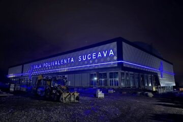 Primăria Suceava, în contre cu constructorul Sălii Polivalente Primăria Suceava, în contre cu constructorul Sălii Polivalente