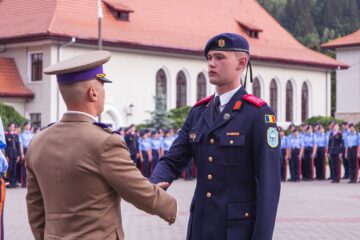 Ultimul apel de seară pentru cei peste 160 de absolvenți ai Colegiului Militar