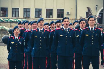 Ultimul apel de seară pentru cei peste 160 de absolvenți ai Colegiului Militar