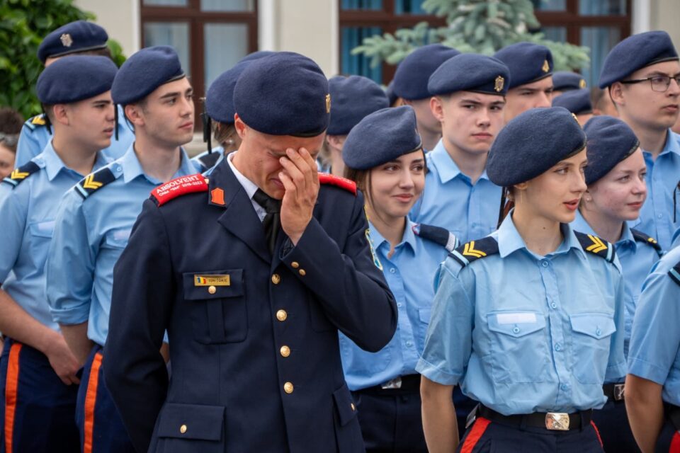 Ultimul apel de seară pentru cei peste 160 de absolvenți ai Colegiului Militar Ultimul apel de seară pentru cei peste 160 de absolvenți ai Colegiului Militar