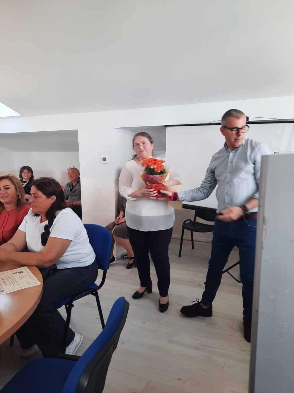 „Profesia de asistent maternal mi-a readus copilăria în viața de adult”. Povestea Mihaielei Pușlău, mama care a schimbat destinul unui copil