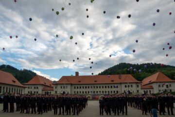 Ultimul apel de seară pentru cei peste 160 de absolvenți ai Colegiului Militar