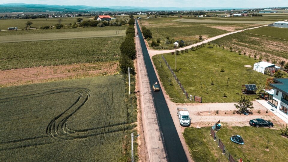 Șoldan anunță începerea modernizării DJ 208F în zona Vadu Moldovei, care nu a mai văzut asfalt pe anumite porțiuni de peste 15 ani