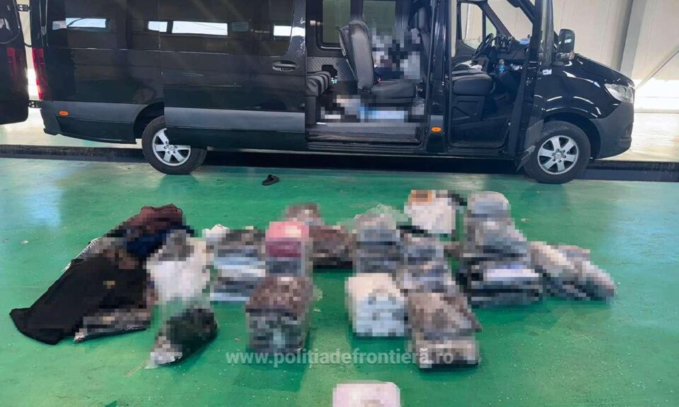 Încălțăminte și îmbrăcăminte ale unor mărci cunoscute, dar posibil contrafăcute, ridicate de la ucrainean Încălțăminte și îmbrăcăminte ale unor mărci cunoscute, dar posibil contrafăcute, ridicate de la ucrainean