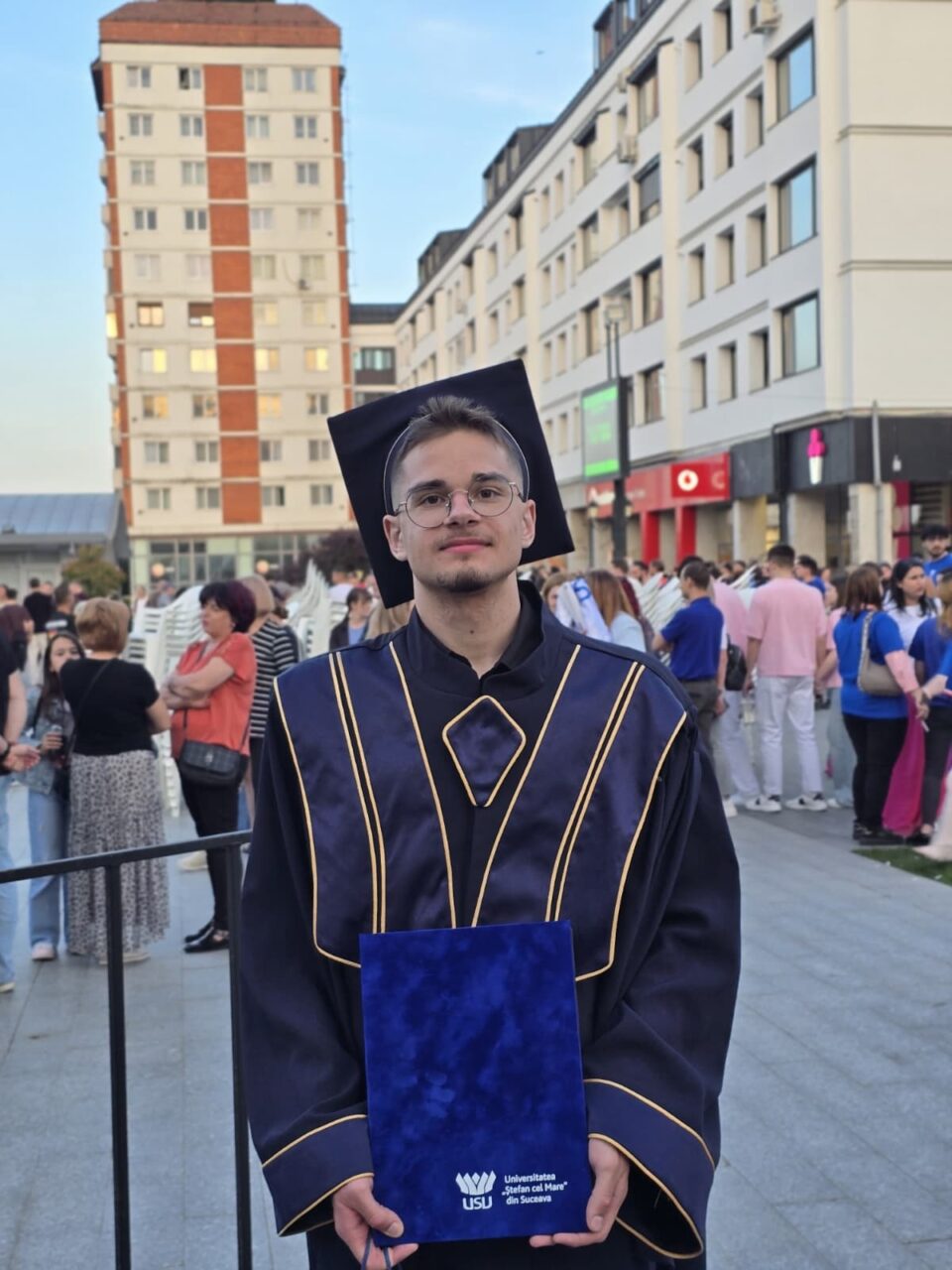 Andrei Tărâță, șef de promoție la Facultatea de Economie, Administrație și Afaceri: „Succesul este alinierea perfectă dintre valorile mele morale și acțiunile mele zilnice”