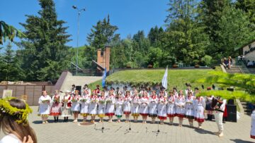 Festivalul „Regina Sânzienelor”, o sărbătoare a tradițiilor comunităților din România, la solstițiul de vară