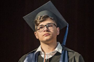 Andrei Tărâță, șef de promoție la Facultatea de Economie, Administrație și Afaceri: „Succesul este alinierea perfectă dintre valorile mele morale și acțiunile mele zilnice” Andrei Tărâță, șef de promoție la Facultatea de Economie, Administrație și Afaceri: „Succesul este alinierea perfectă dintre valorile mele morale și acțiunile mele zilnice”