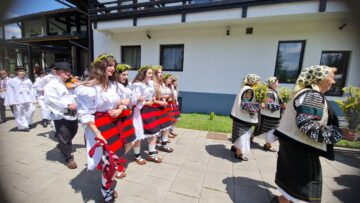 Festivalul „Regina Sânzienelor”, o sărbătoare a tradițiilor comunităților din România, la solstițiul de vară