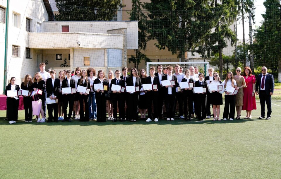 Colegiul „Hurmuzachi” Rădăuți a încheiat al 154-lea an școlar cu rezultate excelente