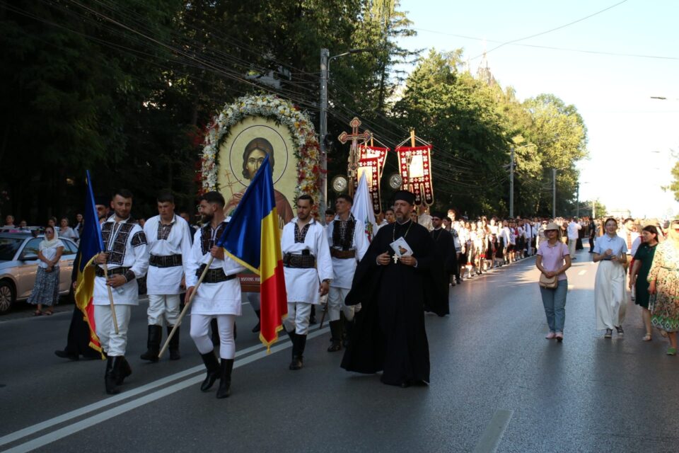 Procesiunea „Calea Sfântului”, reitare a aducerii moaștelor Marelui Mucenic Ioan cel Nou la Suceava