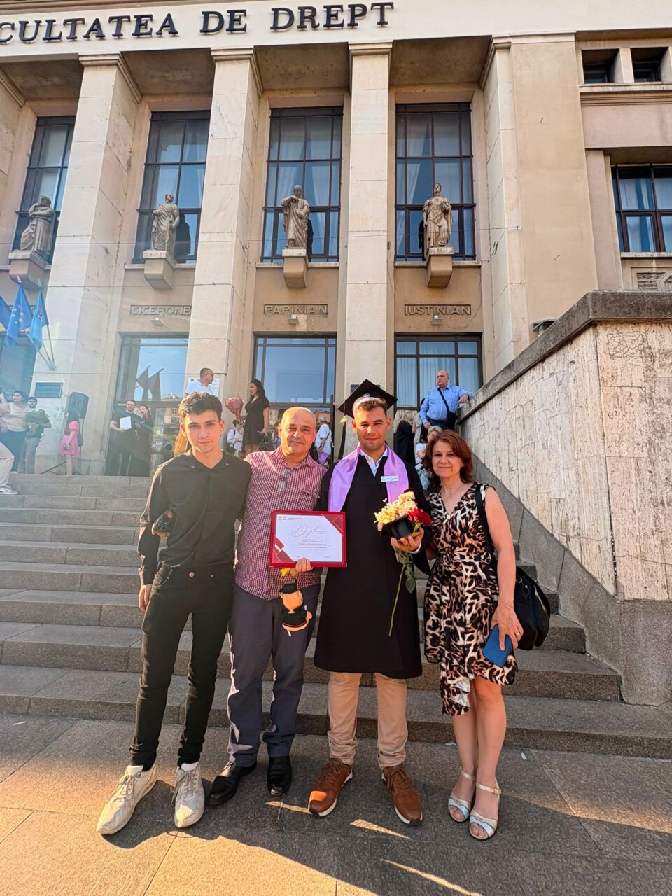 Arthur Constantin Bărboi din Câmpulung este șef de promoție la Facultatea de Istorie a Universității București