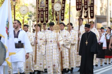 Procesiunea „Calea Sfântului”, reitare a aducerii moaștelor Marelui Mucenic Ioan cel Nou la Suceava