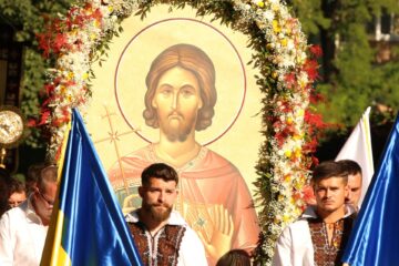 Procesiunea „Calea Sfântului”, reitare a aducerii moaștelor Marelui Mucenic Ioan cel Nou la Suceava