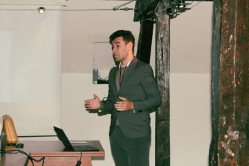Arthur Constantin Bărboi din Câmpulung este șef de promoție la Facultatea de Istorie a Universității București