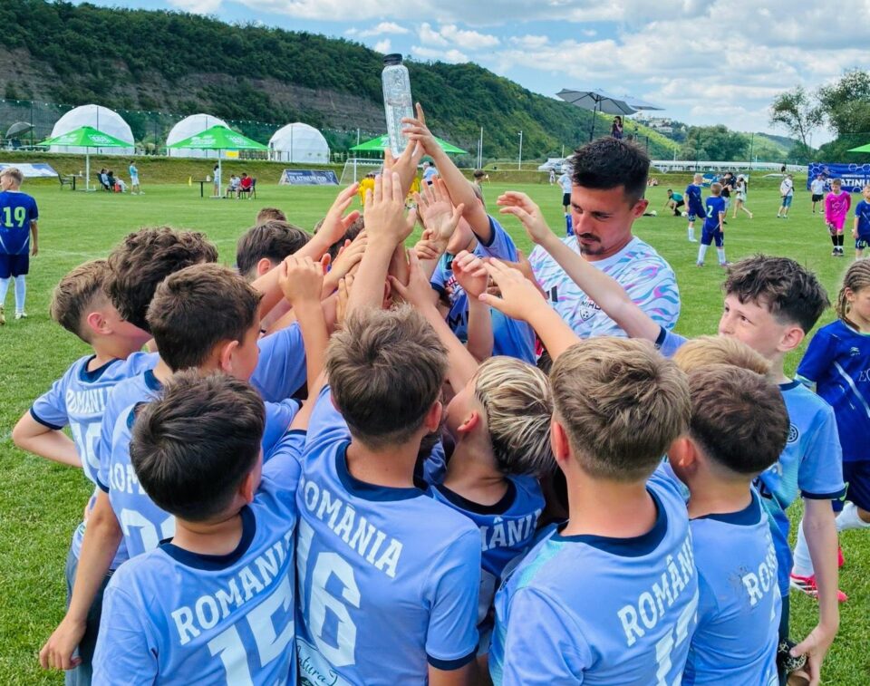 Selecționata Mihu Football Club a fost învinsă greu de Dinamo Kiev în finala mică a turneului Platinum Cup din Ucraina