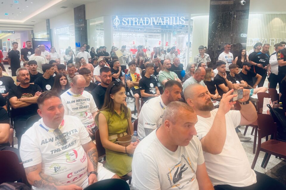 Eroii galei aniversare Colosseum Tournament de vineri seară s-au încălzit la cântarul oficial