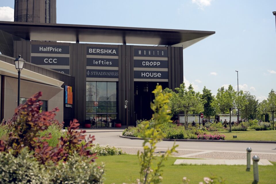 Jazz sub cerul liber, povești pentru cei mici și o călătorie în preistorie, în acest weekend, la Iulius Mall Suceava
