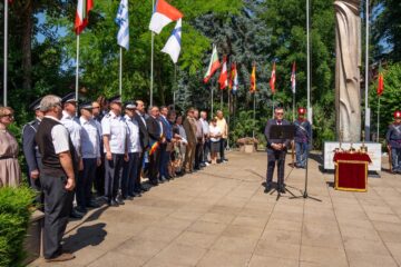 Vicepreședinții CJ Suceava au fost prezenți la ceremonia dedicată Zilei Drapelului Național. Nicolae Robu: „Este despre țara pe care o purtăm în suflet, oriunde ne-ar purta pașii”