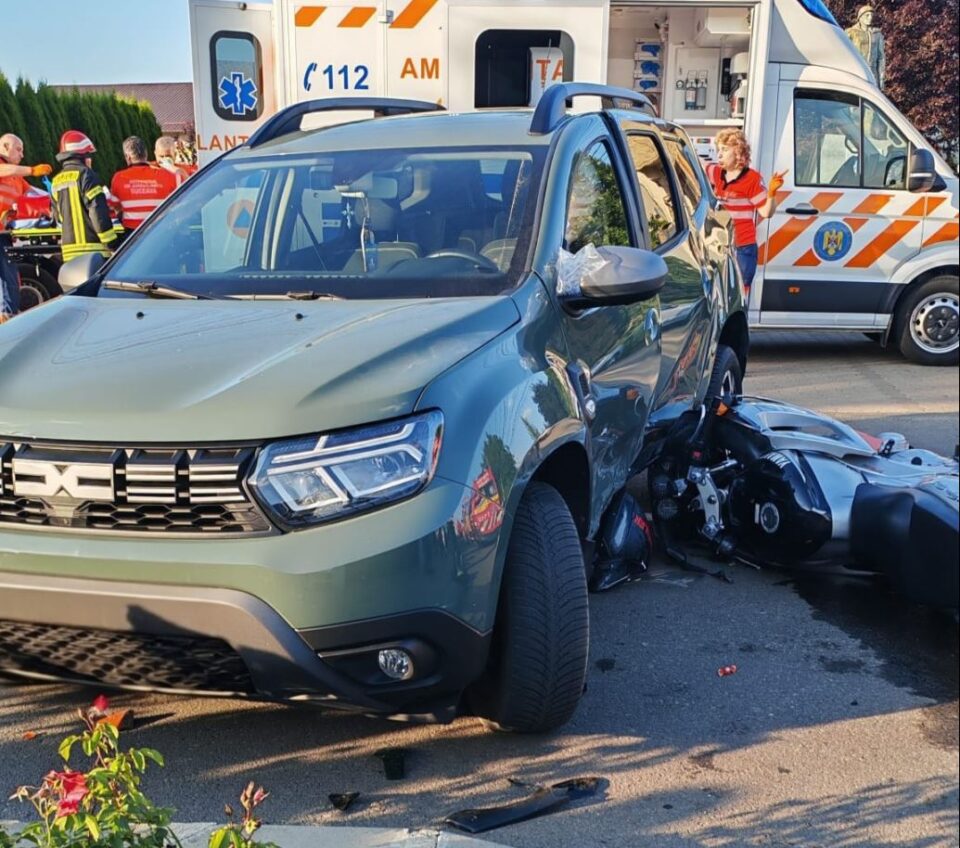 Soț și soție la spital după accidentul cu implicarea unei motociclete, de la Moara